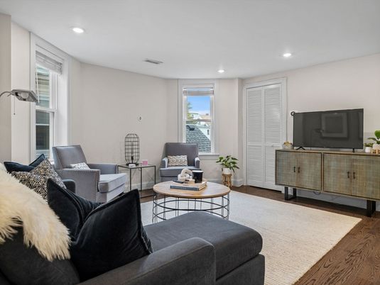 Interior, Living room, Recessed Lighting, Wood Texture Flooring