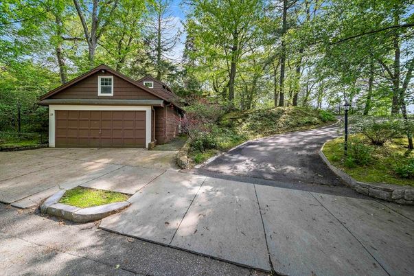 Detached Garage, Exterior
