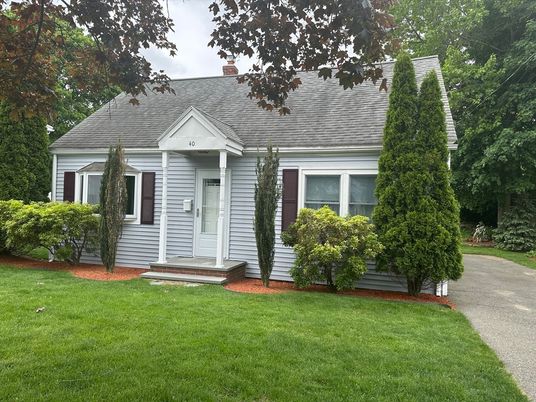 Exterior, Facade, Cape Cod