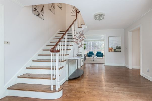 Interior, Recessed Lighting, Wood Texture Flooring