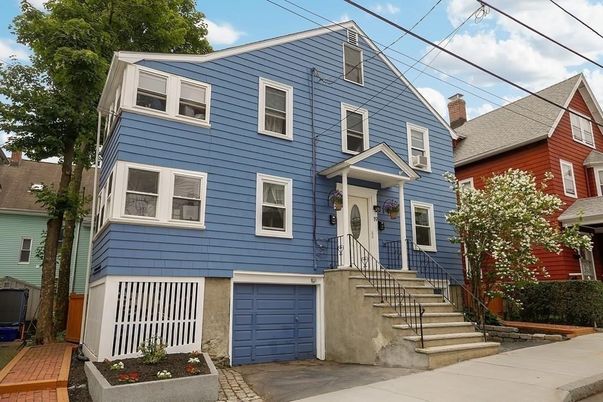 Attached, Exterior, Facade, Rowhouse