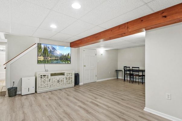 Dining room, Interior, Recessed Lighting, Wooden Beams, Wood Texture Flooring