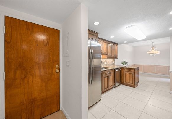 Chandelier, Interior, Kitchen, Recessed Lighting, Stainless Steel Appliances
