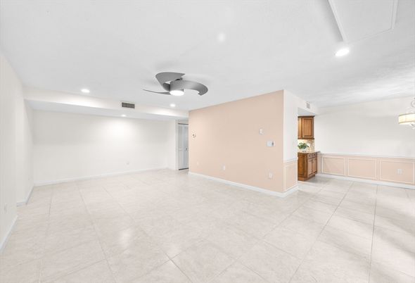 Empty room, Interior, Recessed Lighting