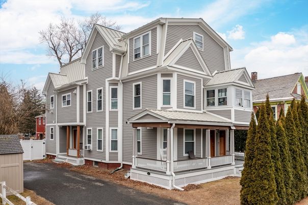 Exterior, Facade, Queen Anne Victorian