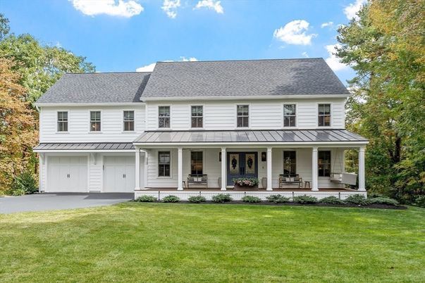 Attached, Exterior, Facade, Farmhouse