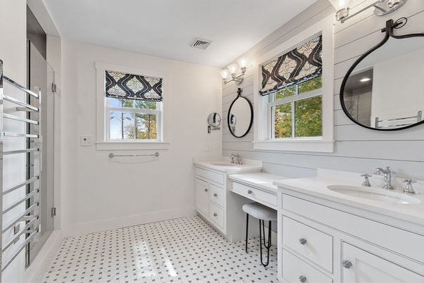Bathroom, Dual Sink Vanities, Interior
