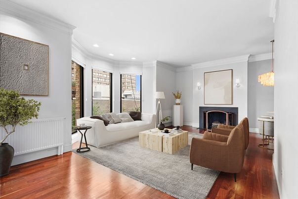 Fireplace, Interior, Living room, Pendant Lights, Recessed Lighting, Wood Texture Flooring