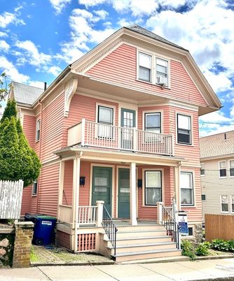 Exterior, Facade, Queen Anne Victorian