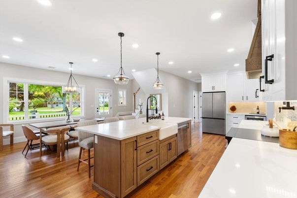 Dining room, Interior, Kitchen, Living room, Pendant Lights, Recessed Lighting, Stainless Steel Appliances, Wood Texture Flooring