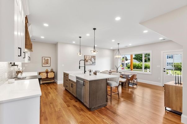 Dining room, Interior, Kitchen, Pendant Lights, Recessed Lighting, Wood Texture Flooring