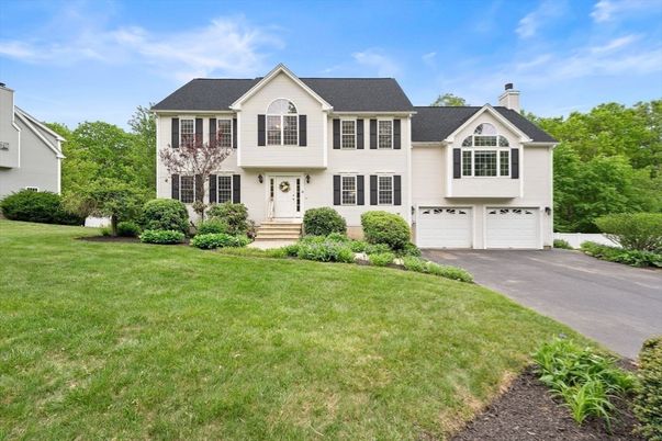 Attached, Exterior, Facade, Raised Ranch