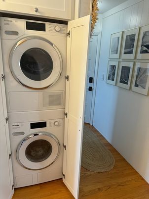 Interior, Utility Closets, Washer, Wood Texture Flooring