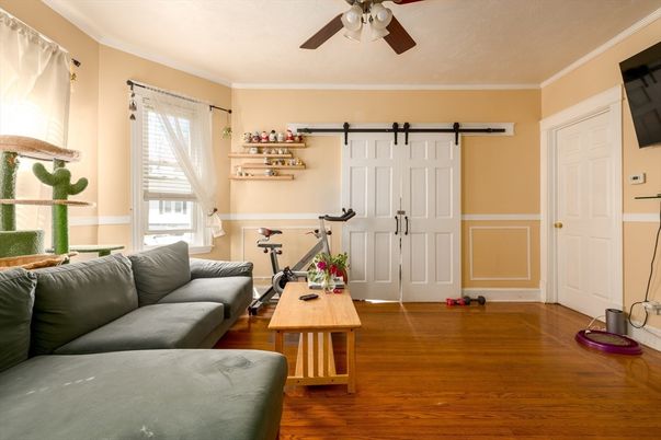 Fitness Equipment, Interior, Living room, Wood Texture Flooring