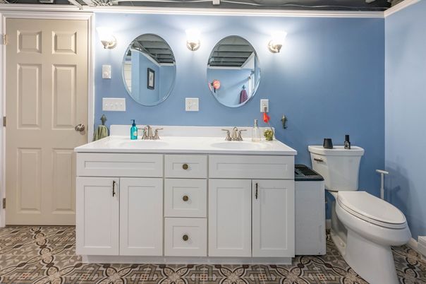 Bathroom, Dual Sink Vanities, Interior