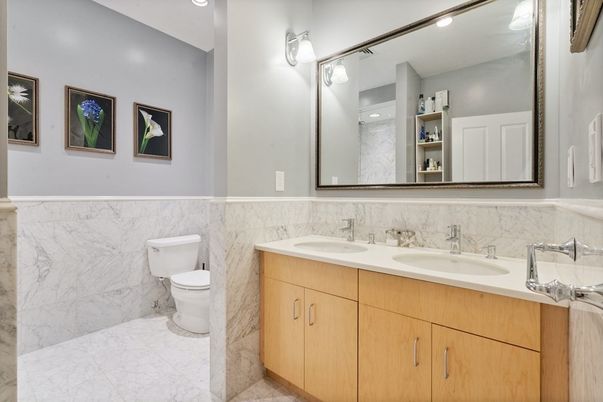 Bathroom, Dual Sink Vanities, Interior, Recessed Lighting