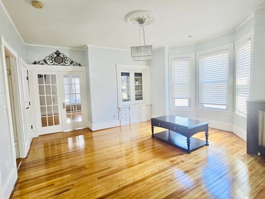 Interior, Pendant Lights, Wood Texture Flooring