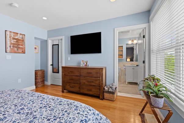 Bathroom, Interior, Recessed Lighting, Wood Texture Flooring