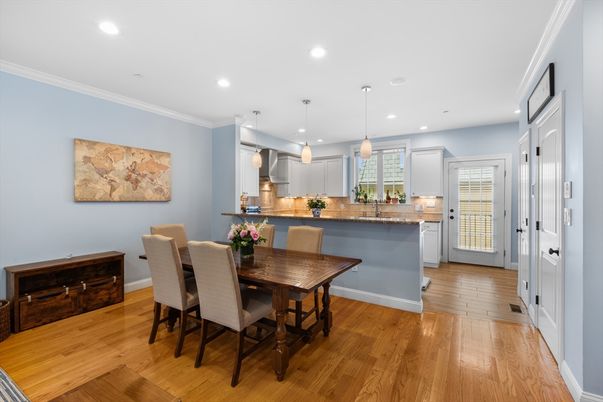 Dining room, Interior, Kitchen, Pendant Lights, Recessed Lighting, Wood Texture Flooring