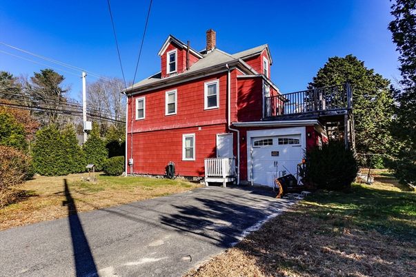 Attached, Exterior, Facade, American Foursquare