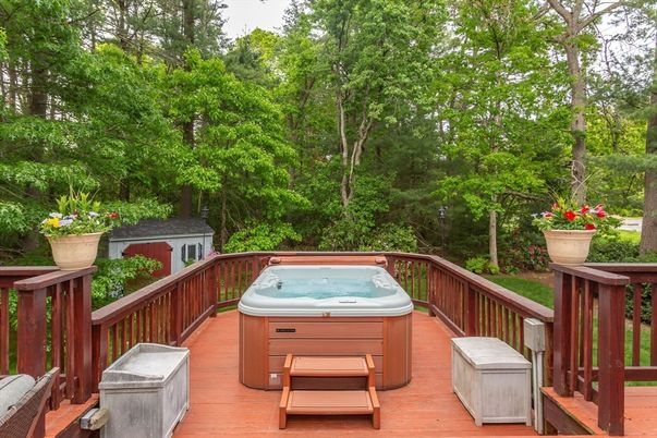 Exterior, Hot Tub