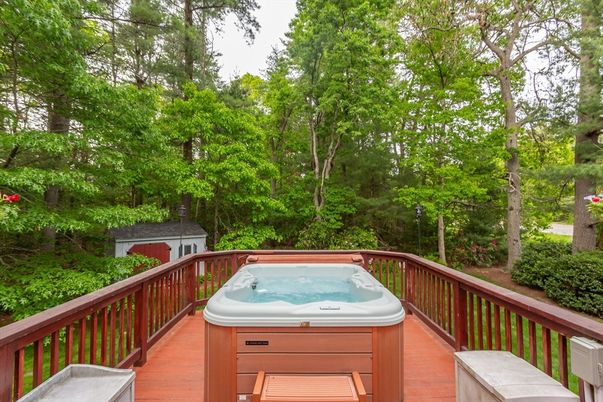 Exterior, Hot Tub
