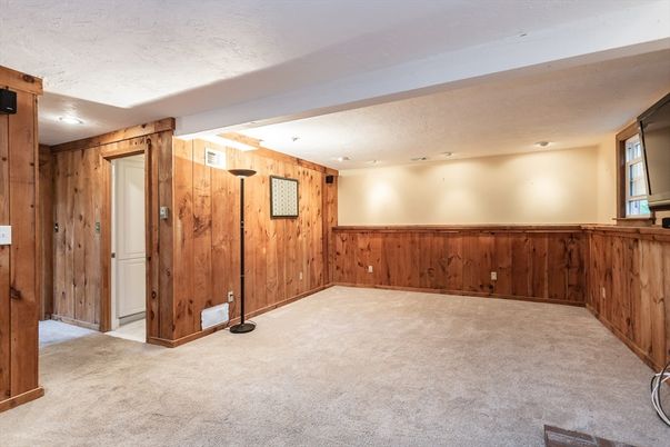 Empty room, Interior, Recessed Lighting, Wooden Walls