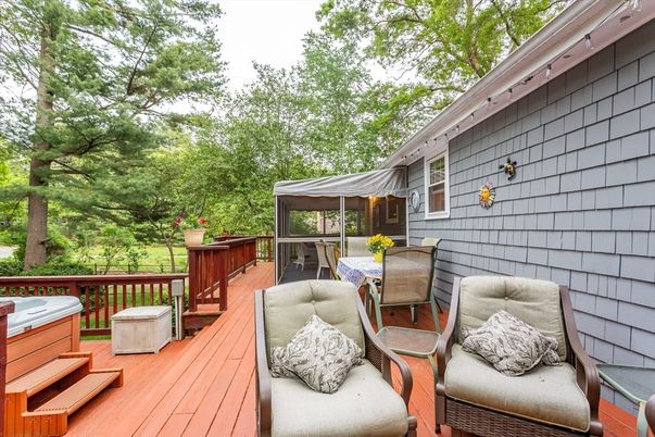 Exterior, Wood Texture Flooring