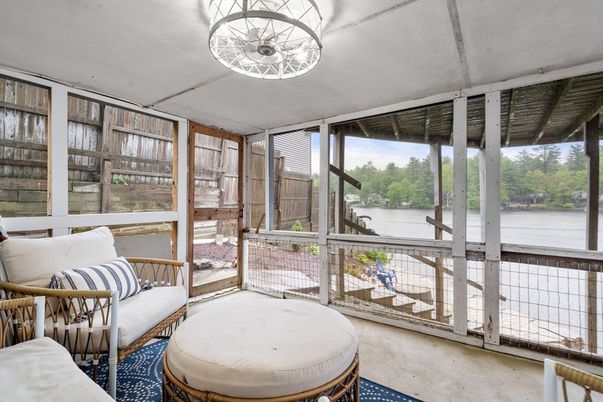 Interior, Sun Room, Water