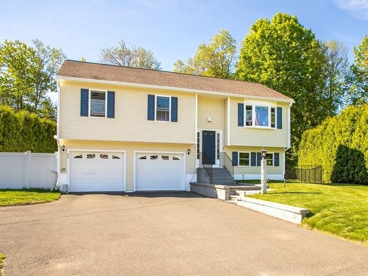 Attached, Exterior, Facade, Raised Ranch