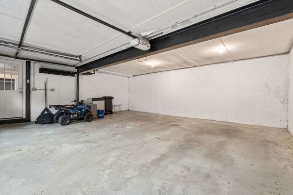 Garage, Interior