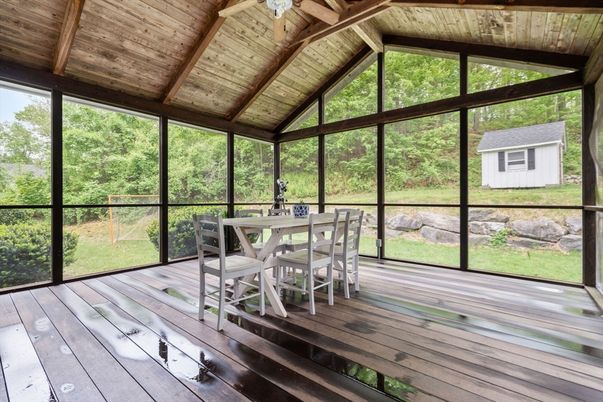 Dining room, Interior, Sun Room, Wooden Beams, Wooden Ceilings, Wood Texture Flooring