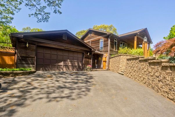 Attached, Exterior, Facade, Log Home