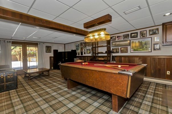 Billiard Table, Game Room, Interior, Recessed Lighting