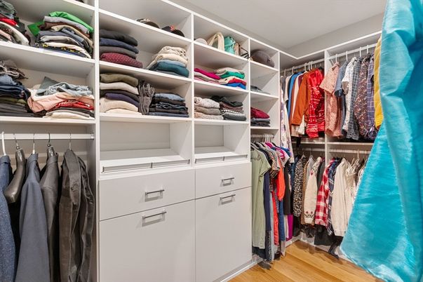 Interior, Walk-in Closets, Wood Texture Flooring