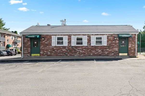 Exterior, Facade, Brick Facade, Cape Cod