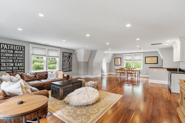 Dining room, Interior, Living room, Recessed Lighting, Wood Texture Flooring