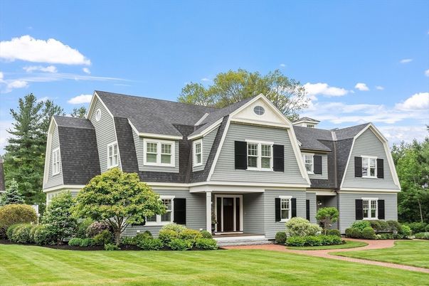 Exterior, Facade, Farmhouse