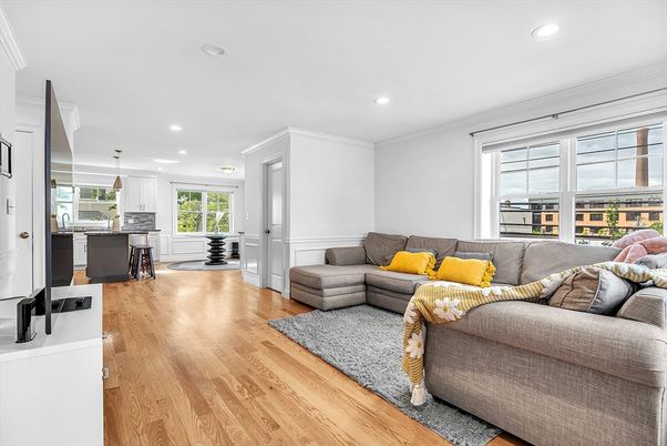 Interior, Kitchen, Living room, Pendant Lights, Recessed Lighting, Wood Texture Flooring