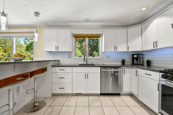 Interior, Kitchen, Pendant Lights, Recessed Lighting, Stainless Steel Appliances