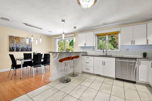 Dining room, Interior, Kitchen, Pendant Lights, Wood Texture Flooring