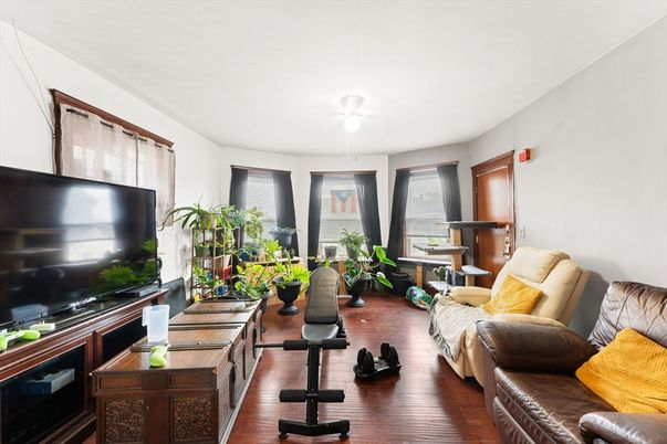 Fitness Equipment, Interior, Living room, Wood Texture Flooring