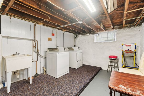 Interior, Washer, Wooden Beams, Wooden Ceilings