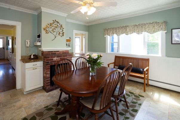 Dining room, Fireplace, Interior