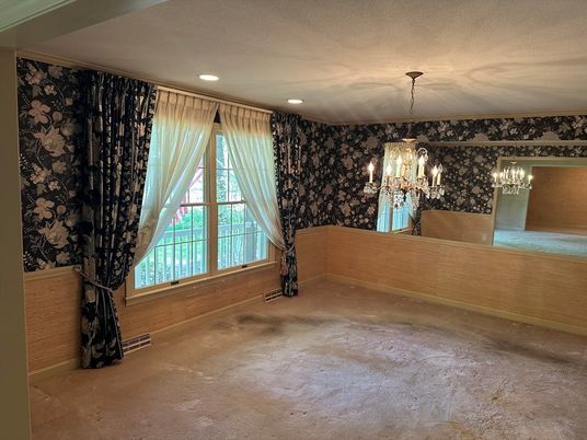 Chandelier, Empty room, Interior, Recessed Lighting