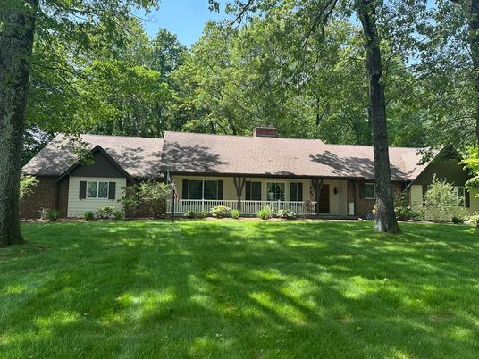 Backyard, Exterior, Facade, Ranch