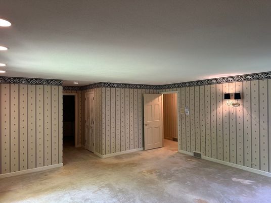 Empty room, Interior, Recessed Lighting