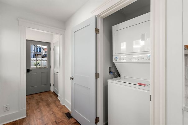 Interior, Utility Closets, Washer, Wood Texture Flooring