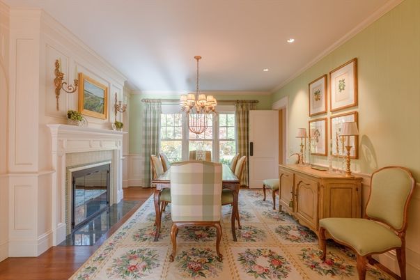 Chandelier, Dining room, Fireplace, Interior, Recessed Lighting, Wood Texture Flooring