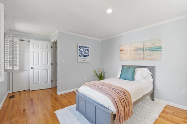 Bedroom, Interior, Recessed Lighting, Wood Texture Flooring
